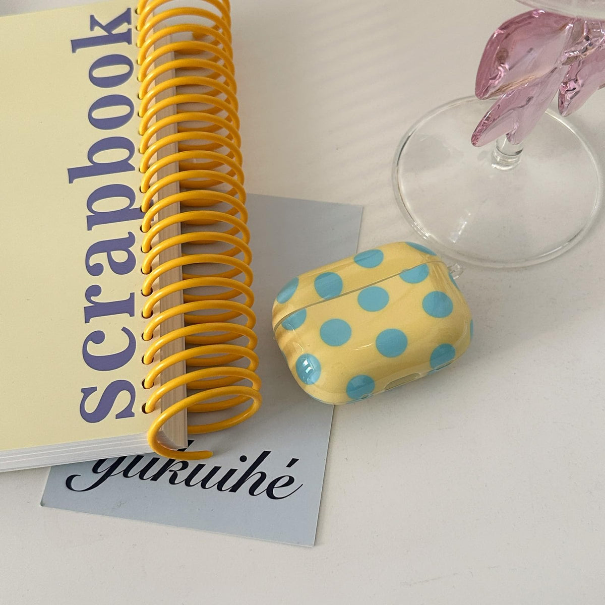 Aaknhen polka-dot design offers stylish protection for daily use.