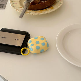 Aaknhen TPU material is easy to wipe clean and resists scratches.