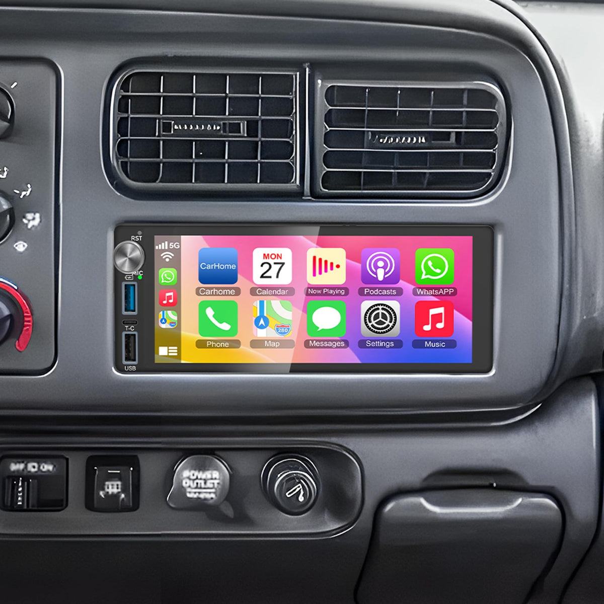 Adapter-Universe 6.2-inch touchscreen front panel enables hands-free calls and navigation.