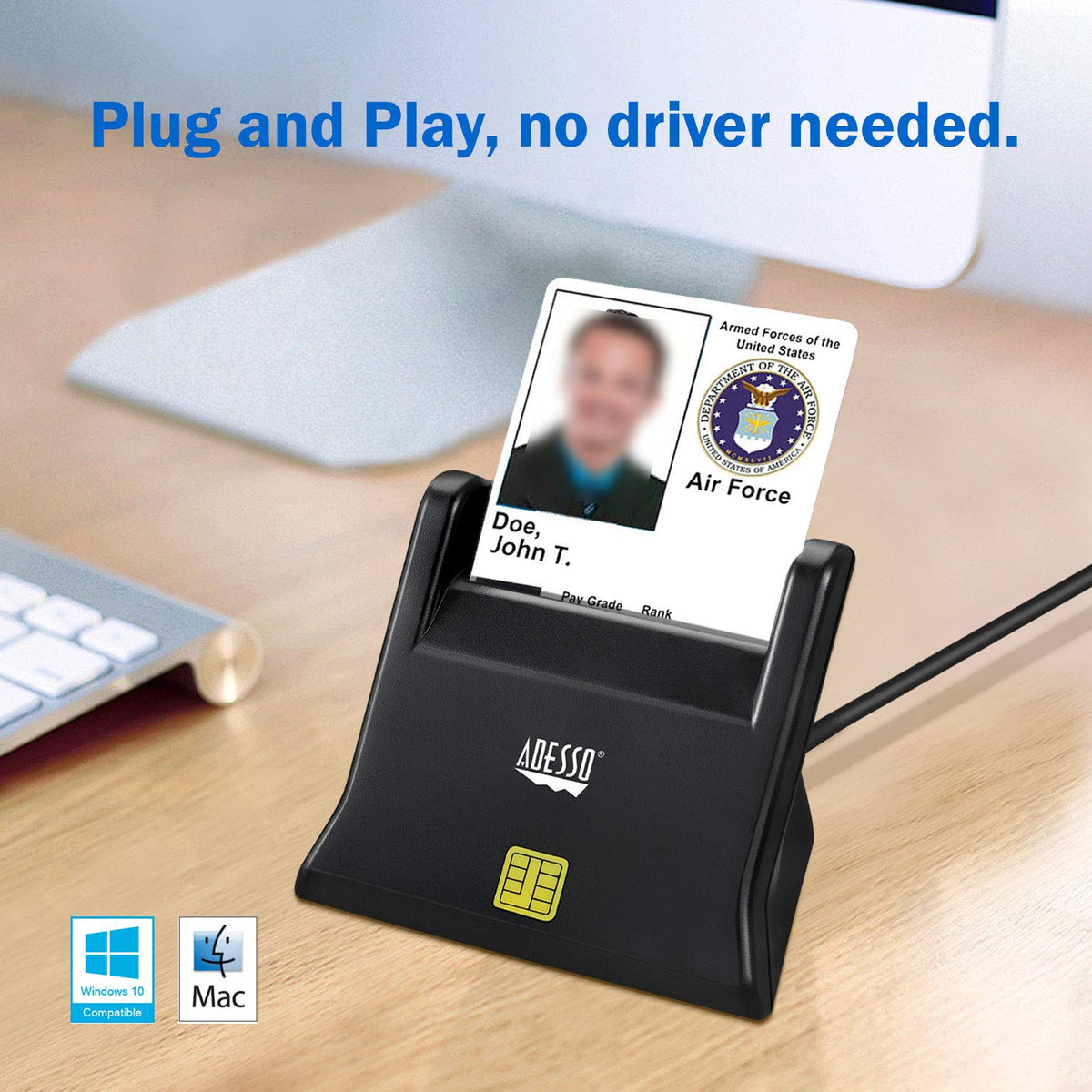 Adesso SCR-300 USB port detail for easy plug-and-play