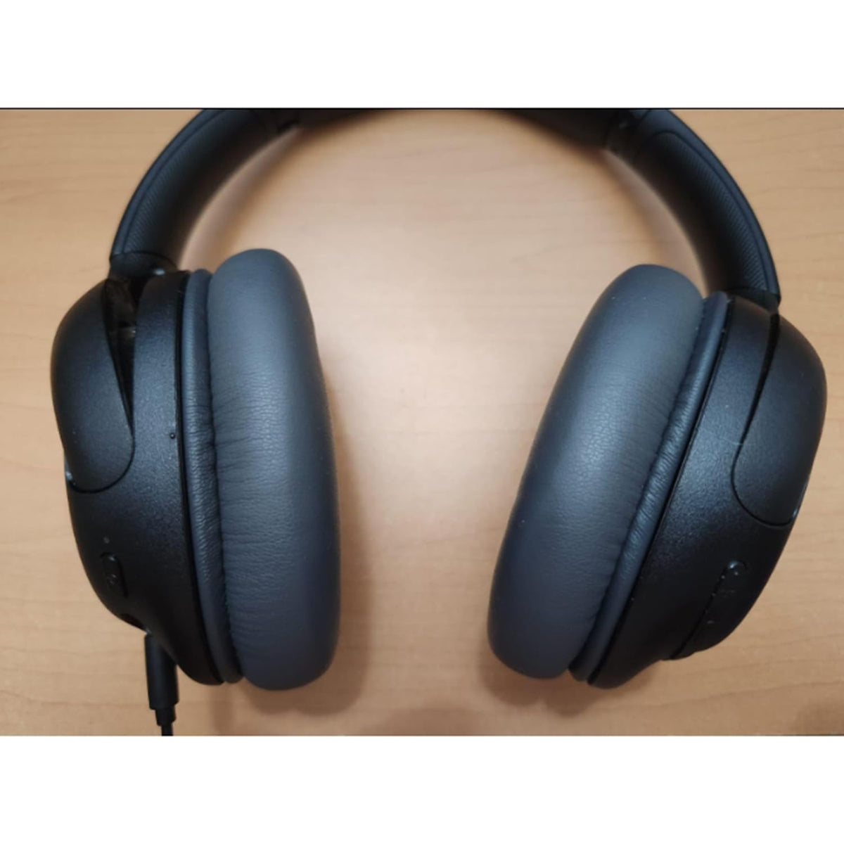 Adhiper ear pads protect against dust and moisture for Sony headphones