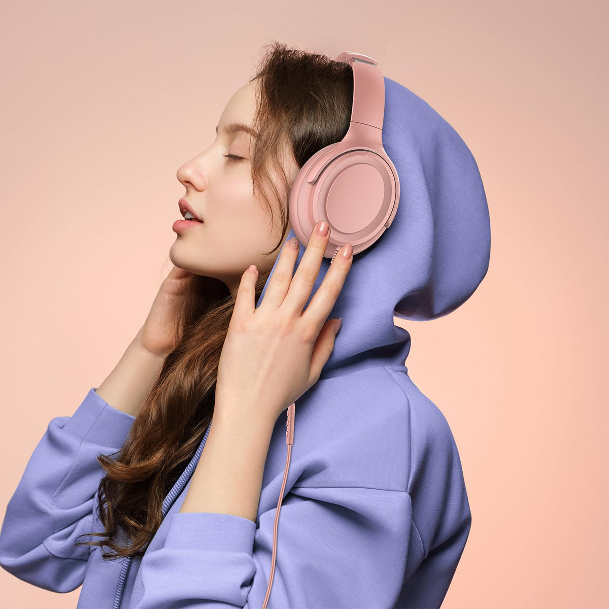 ADOOPE soft breathable cushions reduce fatigue during extended listening.