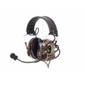 Aekvinks attached to backpack loop panel showing tidy cable management benefit