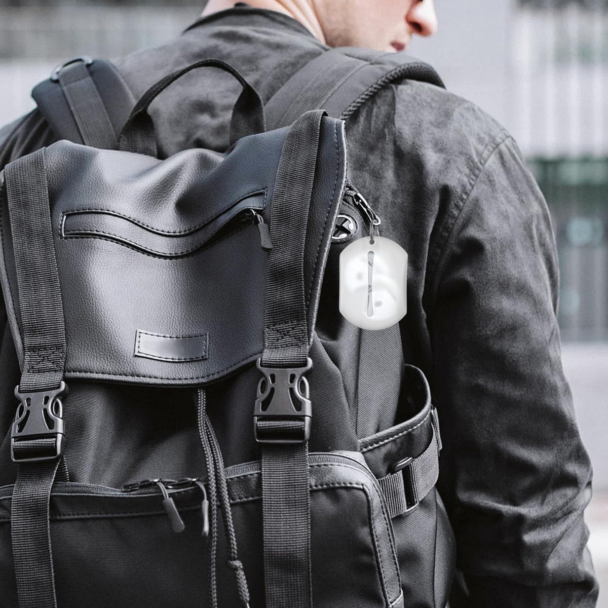 AHASTYLE silicone storage pouch keeps AirPods 4 buds clean and tucked