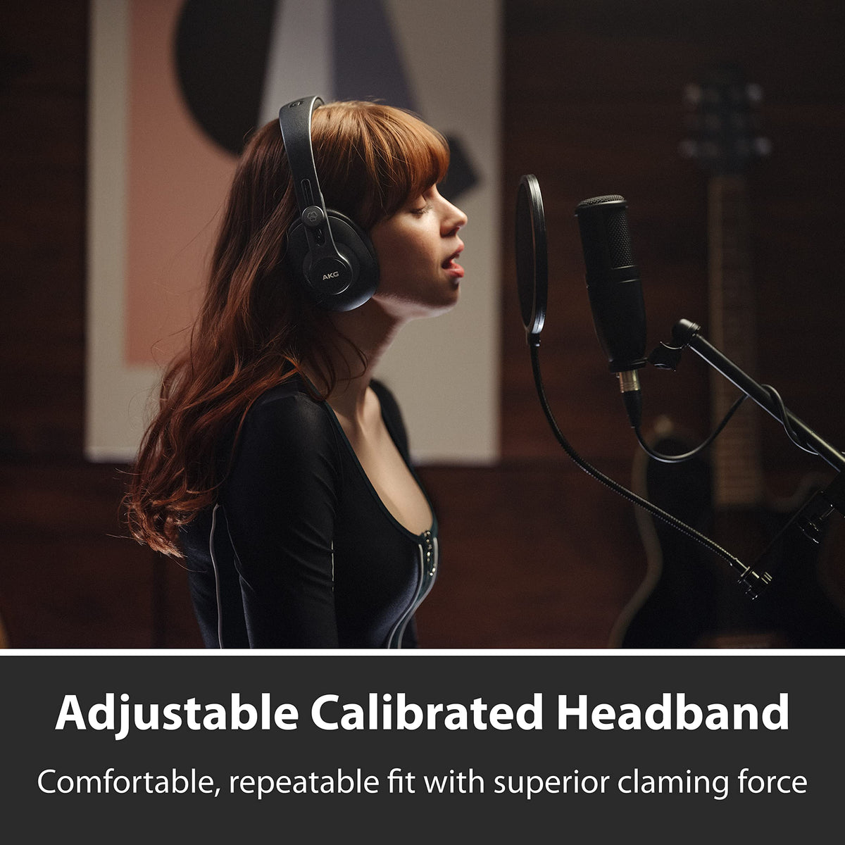 AKG K371 frequency response 5 Hz to 40 kHz; wide range for detailed listening.