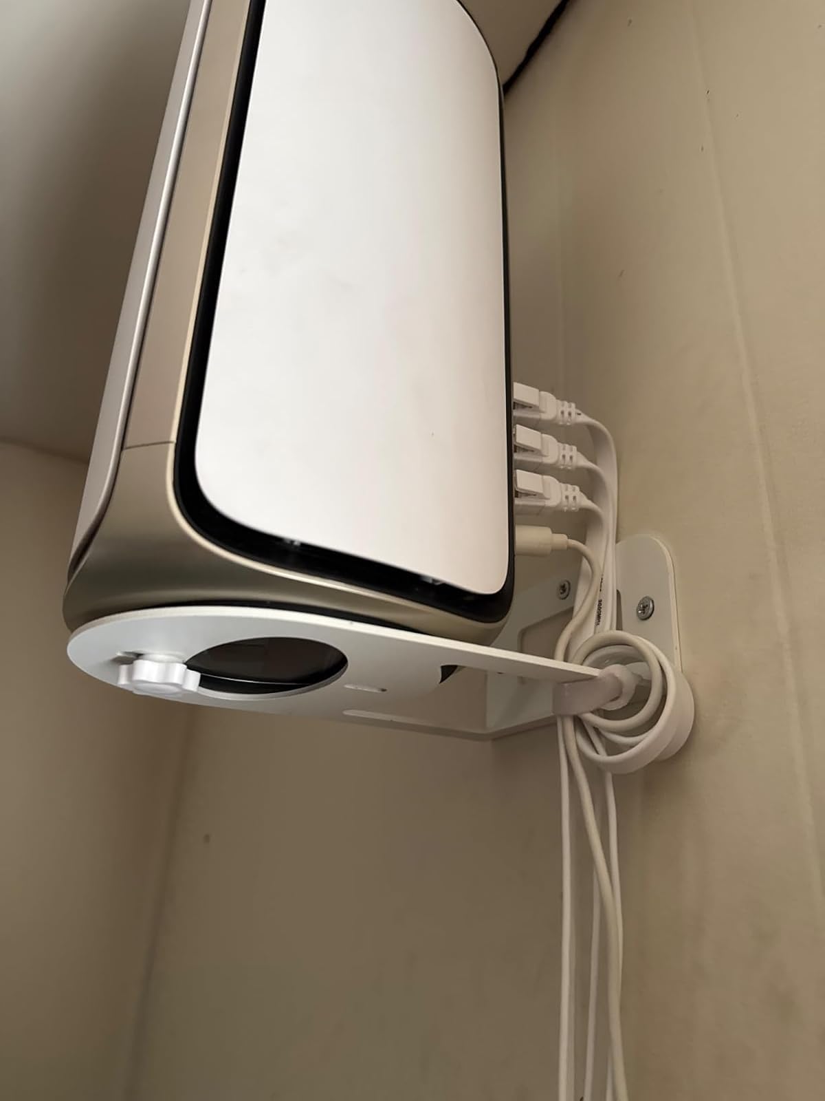 ALLICAVER sturdy metal wall bracket supports routers securely while blending with decor