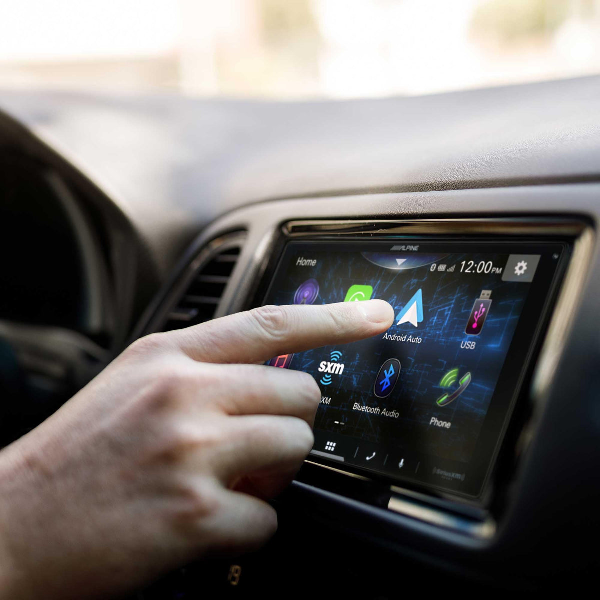 Alpine iLX-W670 CarPlay and Android Auto integration on the go