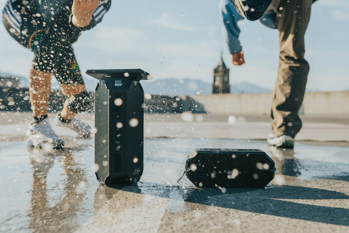 Outdoor-ready design with carabiner for kayaking or hiking.