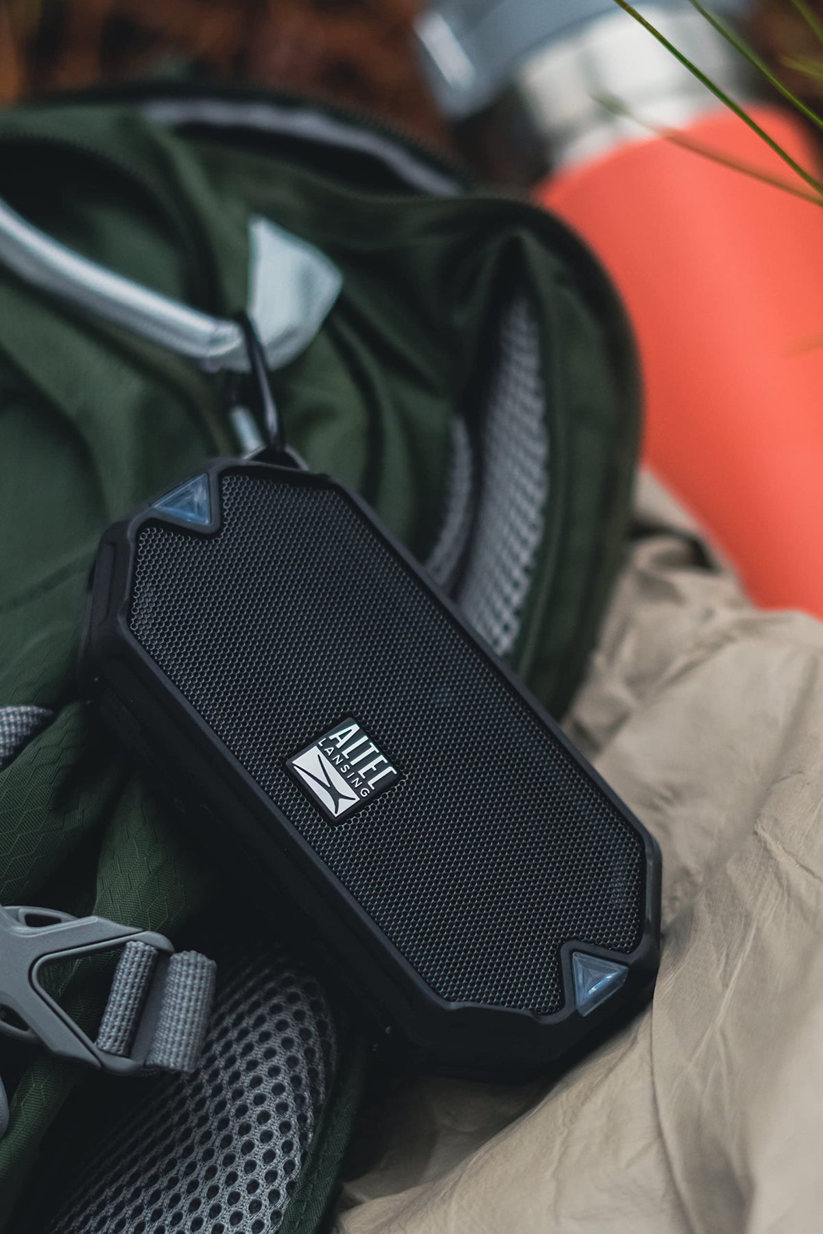 Altec Lansing HydraMini outdoor use image emphasizing versatility at beach or park