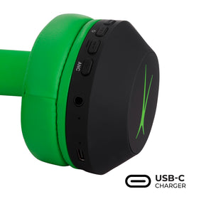 Altec Lansing in travel setting illustrating ANC benefits on the go