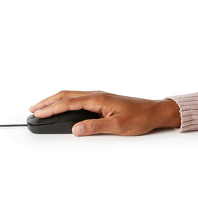 Amazon Basics 3-button USB wired mouse close-up highlights precise 1000 dpi optical tracking.