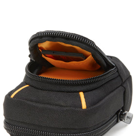 Amazon Basics belt loop provides quick access during outdoor shoots.