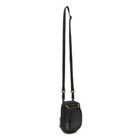 Amazon Basics interior padding protects gear during travel and daily use.