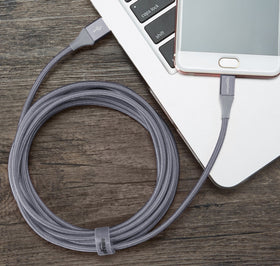 Amazon Basics gold-plated connectors close-up highlight corrosion resistance.