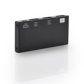 Amazon Basics HDMI splitter front view duplicating a single source to two displays