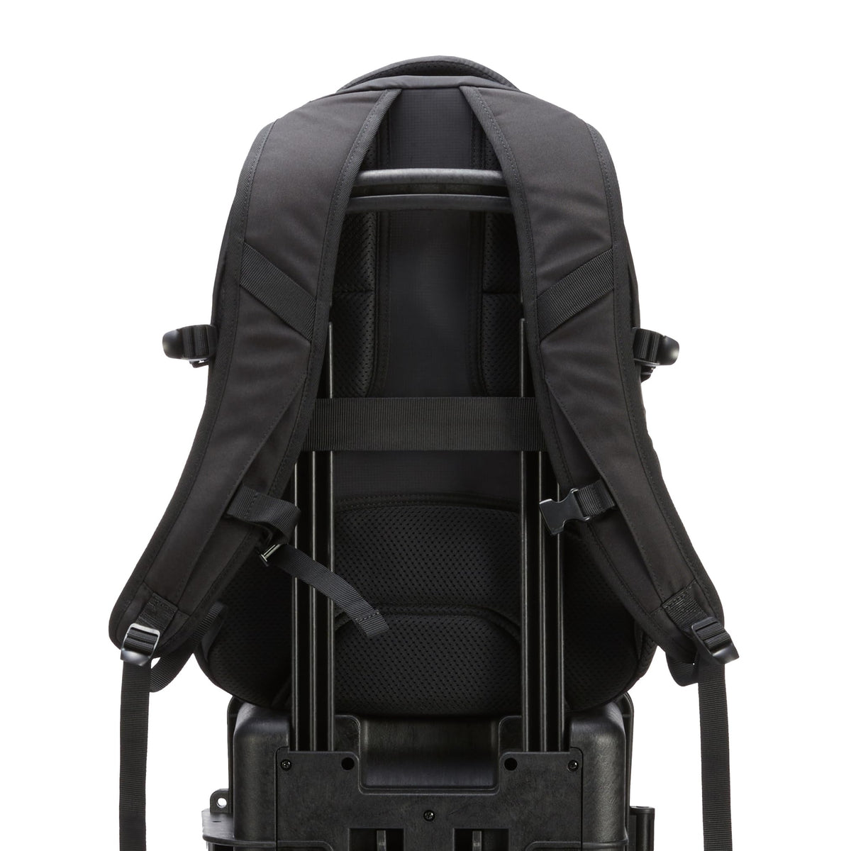 Amazon Basics travel laptop backpack luggage strap convenient attachment to rolling suitcases