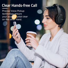 AMORNO worn by commuter on train demonstrating noise reduction benefit