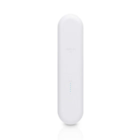 AmpliFi mobile app dashboard displays network status and device management.
