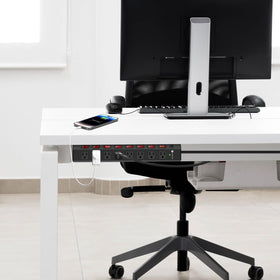 ANNQUAN flat plug fits tightly in compact spaces.
