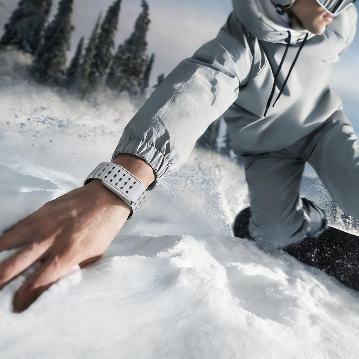 On-wrist charging compatible with Anpzband for uninterrupted data tracking.