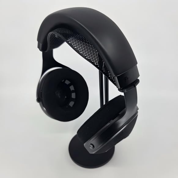Installed on headphones, self-adjusting strap improves stability and breathability.