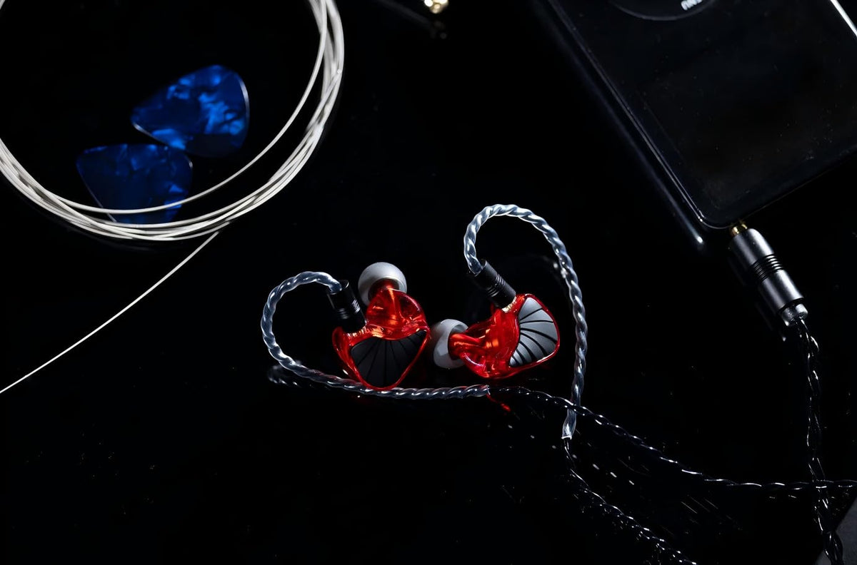 Apos Rock Lobster driver unit tuned for rich mids and guitar clarity.