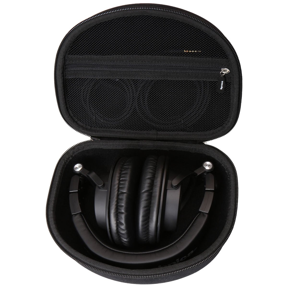 Aproca case with comfortable handle for easy portability.