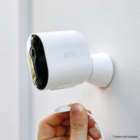 Arlo camera connected to the magnetic cable demonstrating continuous power benefit