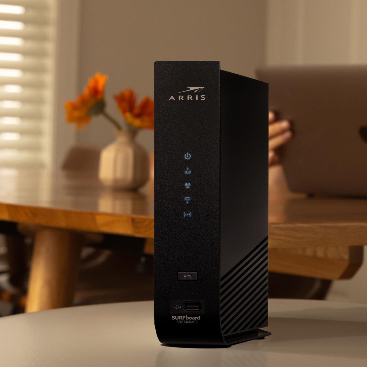 ARRIS SBG7400AC2 speed badge emphasizing compatibility with up to 960 Mbps plans