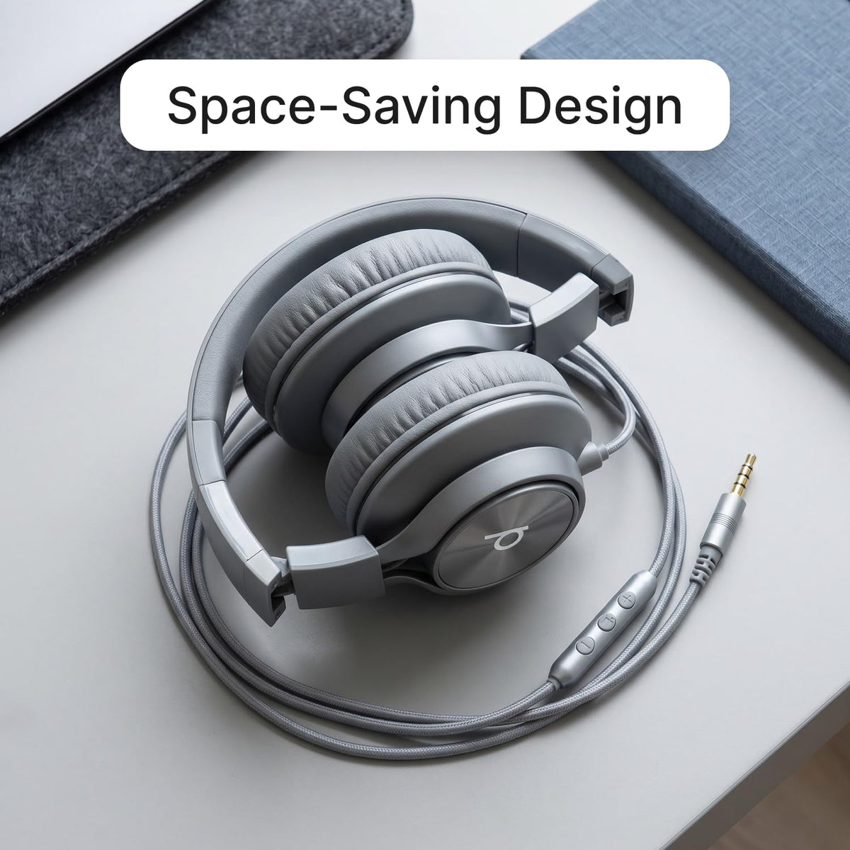 ARTIX CL750 in use at desk for online meetings and study benefit