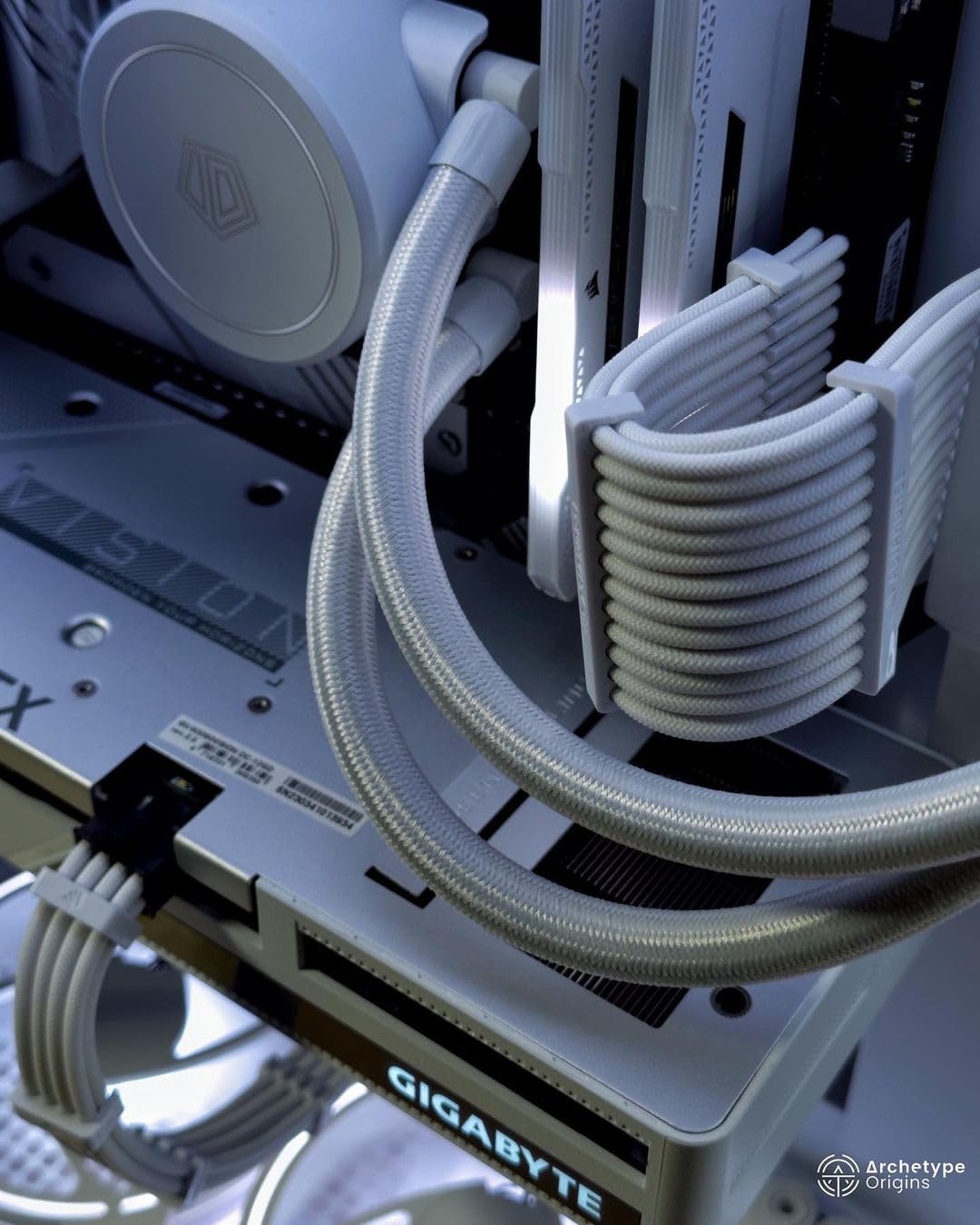 AsiaHorse cable bend demo showing flexible braid for tight routing benefit