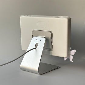 ATOPHK Ech_ooo Hub stand on a desk with anti-slip base and sleek aluminum frame
