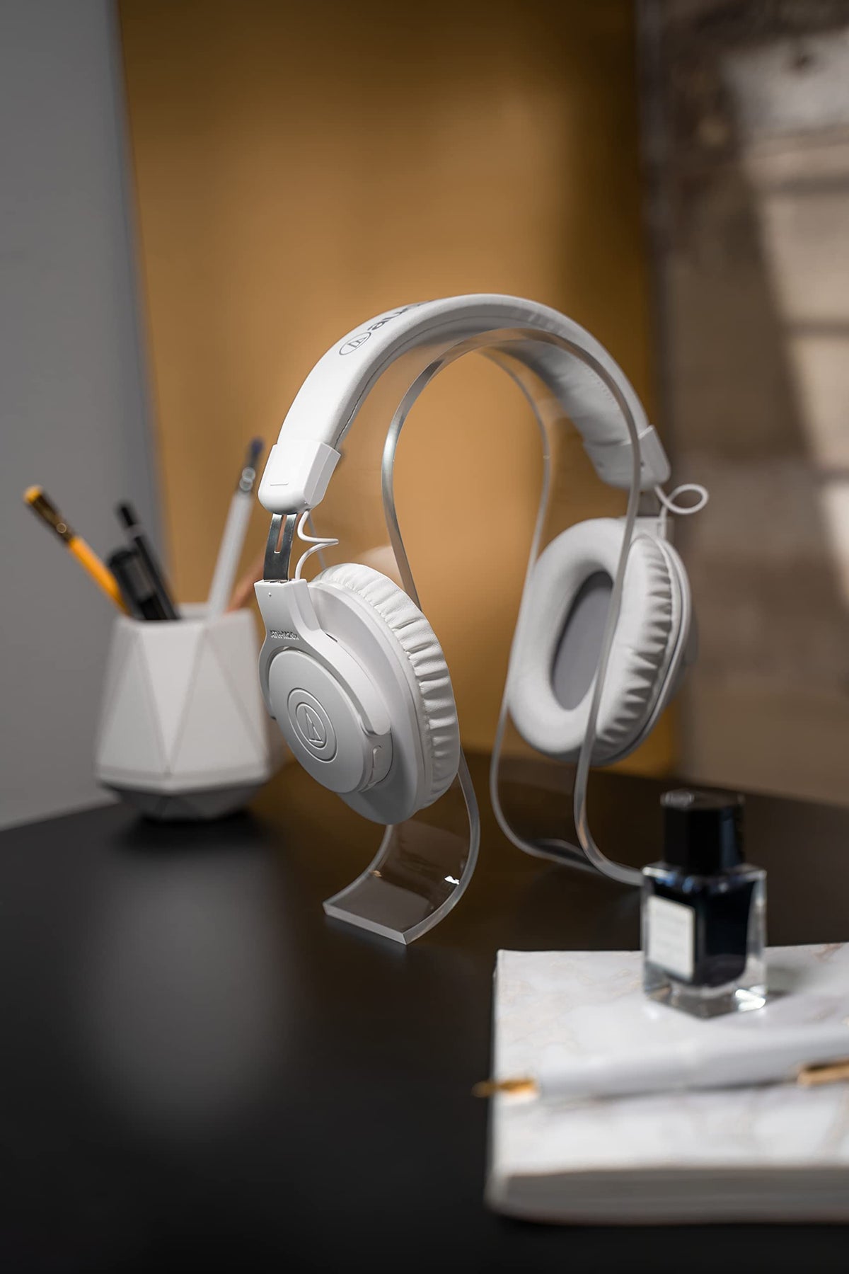 Audio-Technica ATH-M20xBTWH included wired cable for optional wired listening
