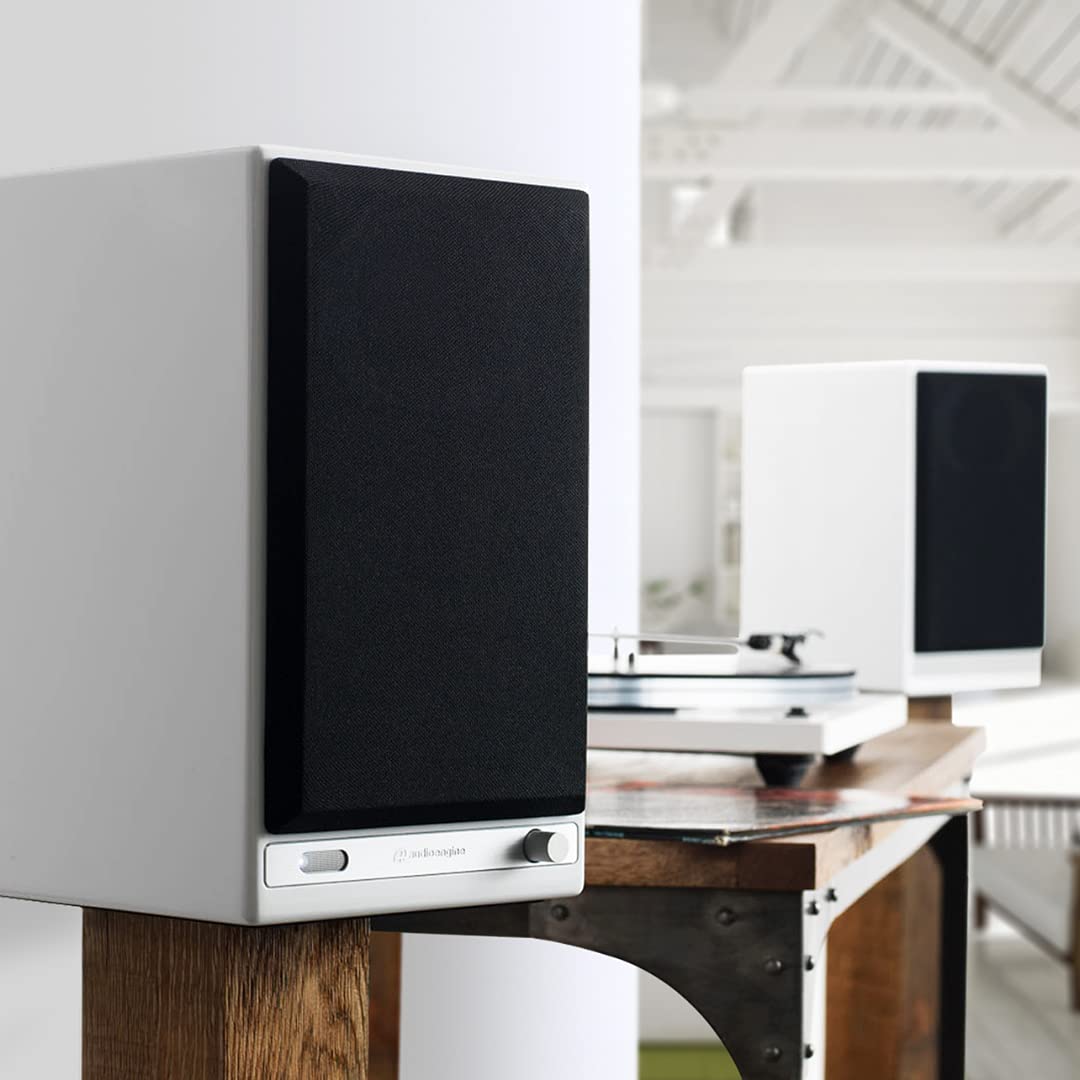 Audioengine HD6 built-in DAC path highlights 24-bit processing for high-fidelity playback