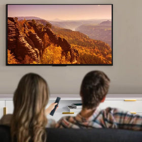 AULCMEET remote beside Samsung TV illustrating compatibility and instant replacement