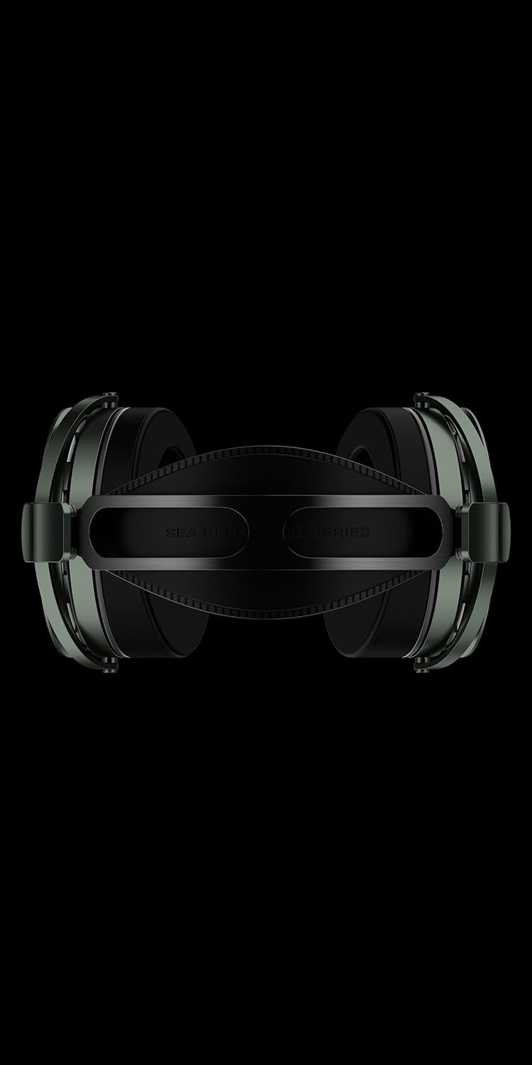 The SR7000 package includes headphones, cables, and a protective case