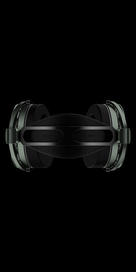 The SR7000 package includes headphones, cables, and a protective case