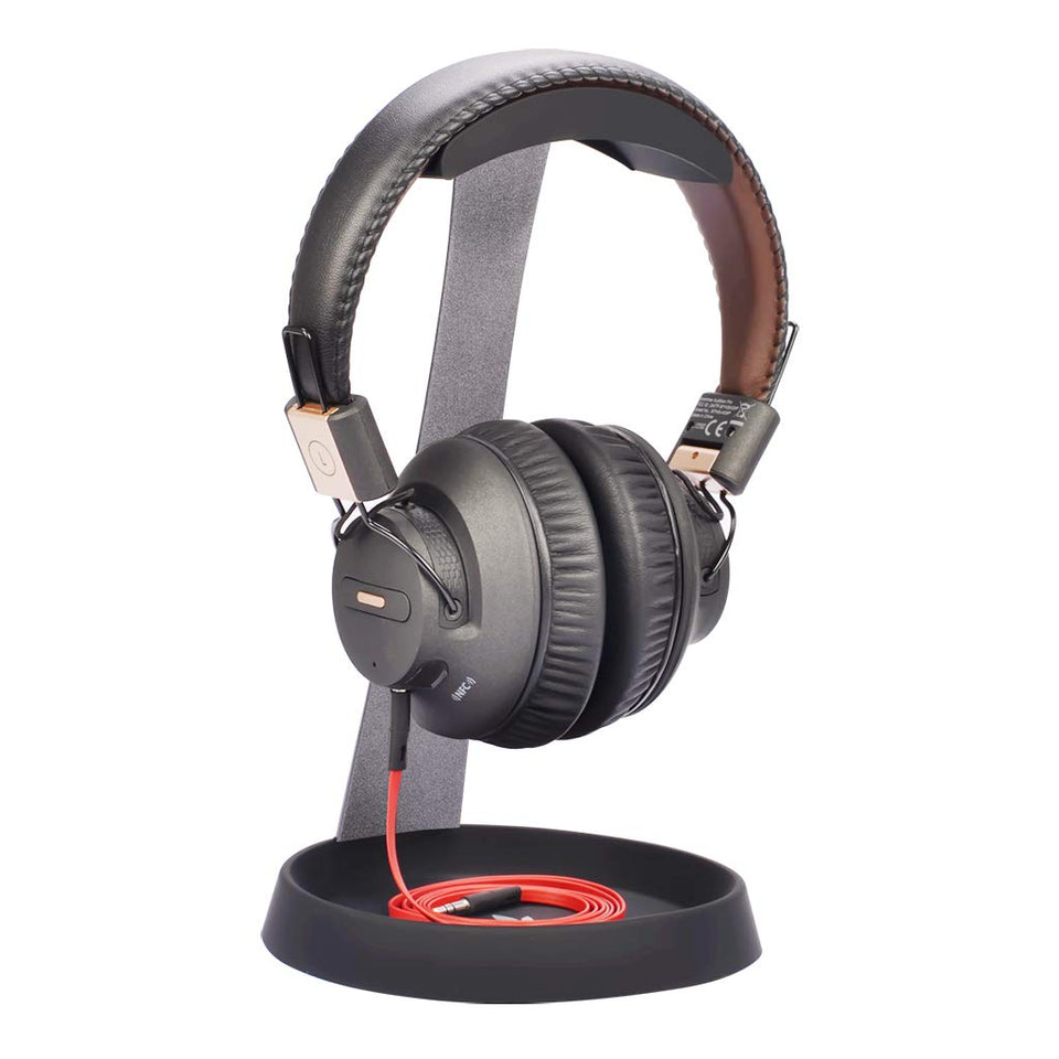 Avantree HS102 metal base with silicone pad keeps headphones organized.