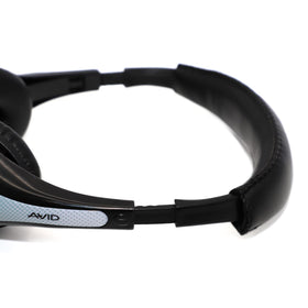 Avid AE-36 headset demonstrates clear audio capture for lectures and podcasts.