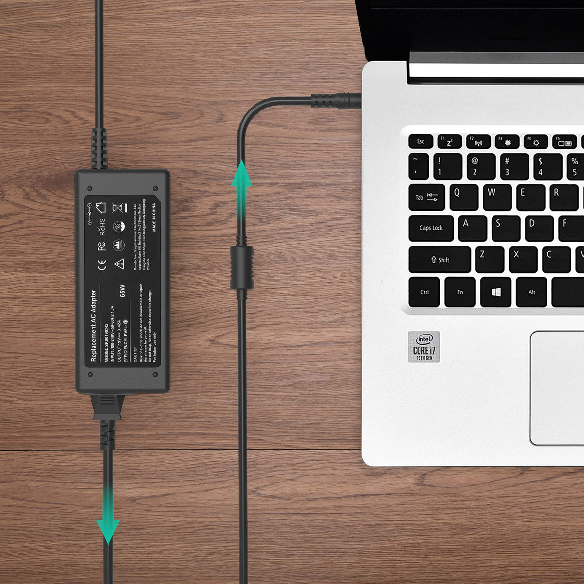 AYKLCZUU powering an Acer laptop demonstrating steady charging