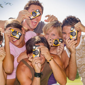 Balveli travel-friendly bundle demonstrates portable, pocket-ready photography.
