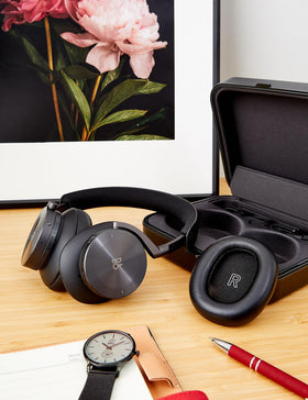 Bang & Olufsen Beoplay H95 soft lambskin ear cushions for long-lasting comfort.
