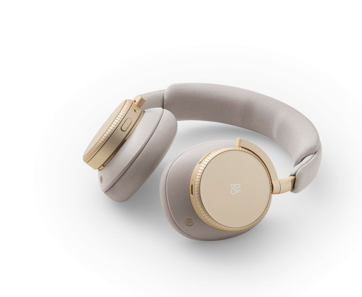 Beoplay H100 40mm titanium drivers deliver powerful, clear sound.