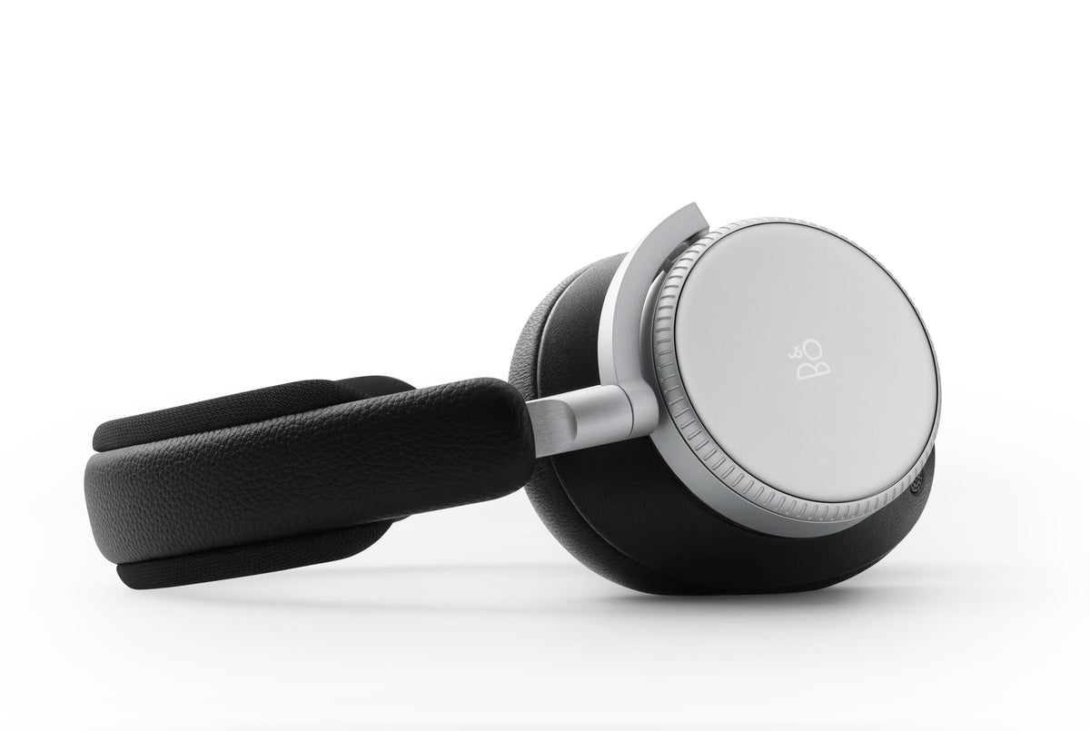Beoplay H100 control dial and touch interface for easy on-the-go adjustments