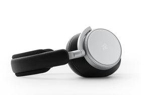 Beoplay H100 control dial and touch interface for easy on-the-go adjustments