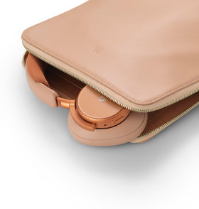 Beoplay H100 protective leather case for safe travel.