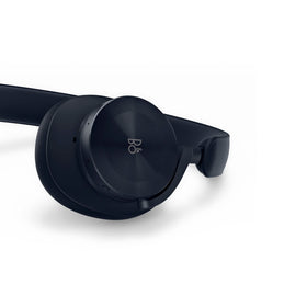Beoplay H95 uses Bluetooth 5.1 for stable wireless connection with app tuning.