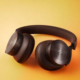 Beoplay H95 lambskin ear cushions offer lasting comfort during long sessions.
