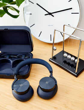 Beoplay H95 protective hard case in navy keeps headphones safe while traveling.