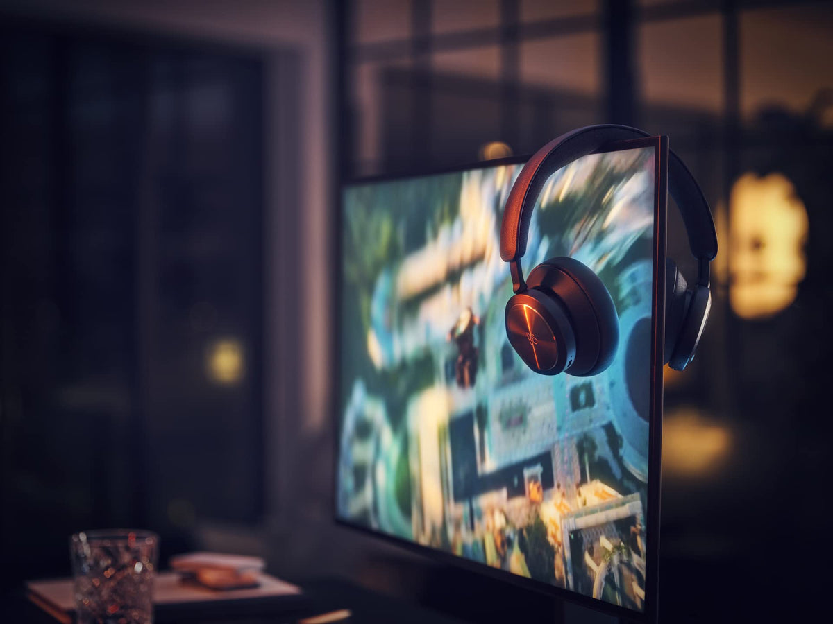 Battery life up to 12 hours of wireless gaming on Xbox.
